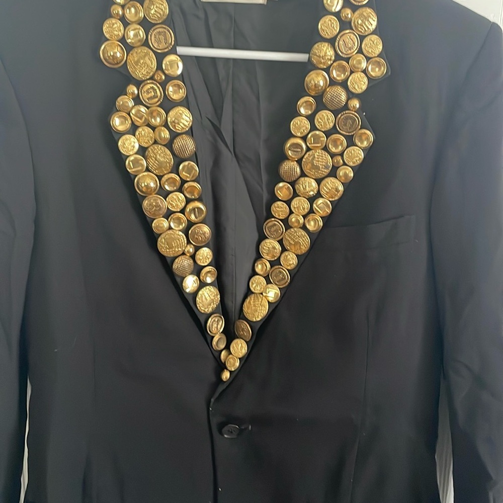 Sum Es Pierre Cardin Los Angeles Ca Small Black Blazer with Gold Accents. Rare.